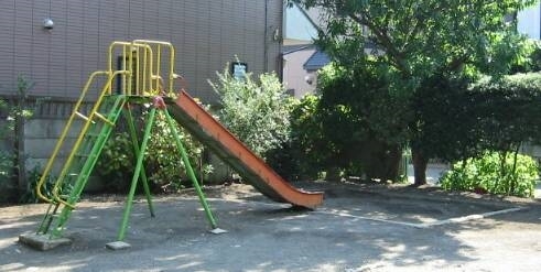 写真：南台児童公園すべり台