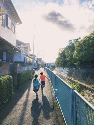 写真：走る子ども達
