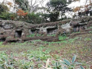 写真：名越切通　まんだら堂やぐら群