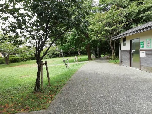 写真:トイレのある南広場