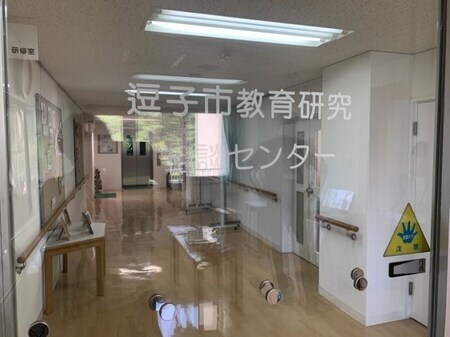 写真：教育研究相談センター入口
