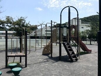 写真：アザリエ学校前公園の様子2