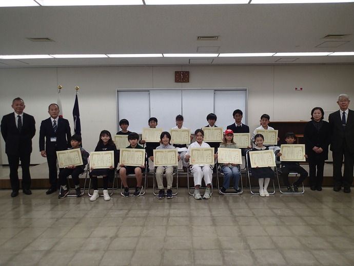 令和7年度児童生徒表彰集合写真