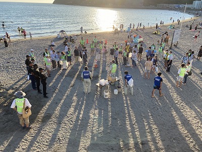 逗子海水浴場合同パトロール　写真