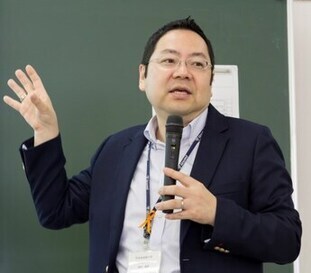 写真：講師　鈴木敏彦氏（和泉短期大学教授）