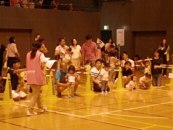 写真：あかちゃんレースの様子
