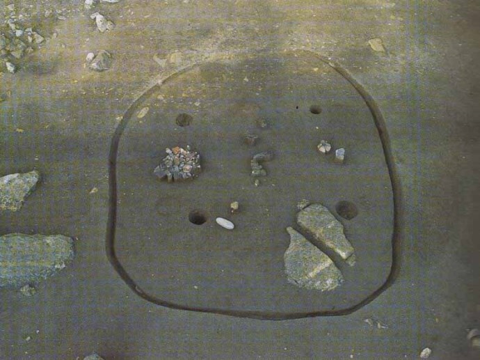 遺物が出土した時のようす（池子遺跡群）｜逗子市公式サイト