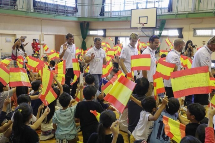 写真：交流会選手入場のときの大歓声