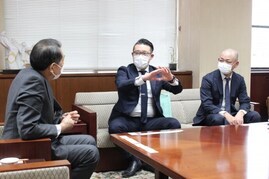 写真：対談の様子2