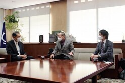 写真：市長及び里﨑社長様