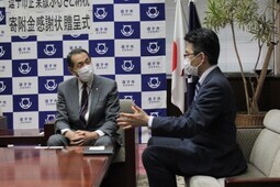 写真：対談の様子2