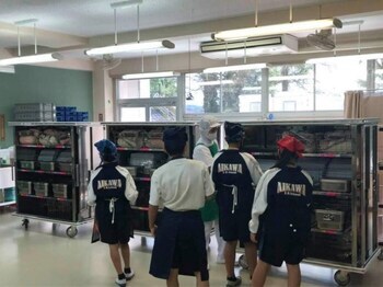 愛川町学校給食現場視察写真（10月21日撮影）
