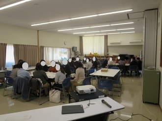 写真：議会報告会の様子4