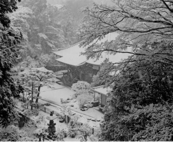 写真：古寺雪景