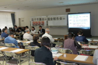 写真：議会報告会2