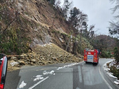 土砂崩れや道路陥没による通行障害