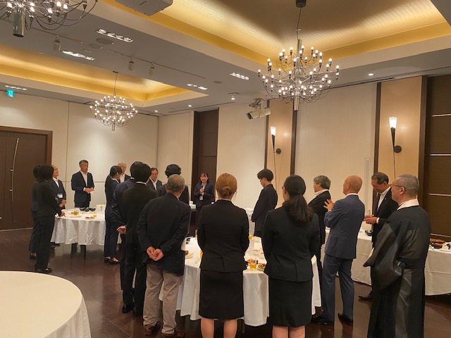 懇親会