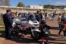 写真:消防車両等の展示