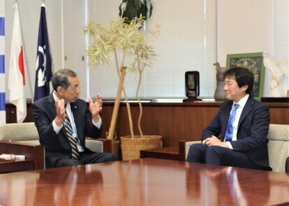 写真：市長及び鈴木社長様