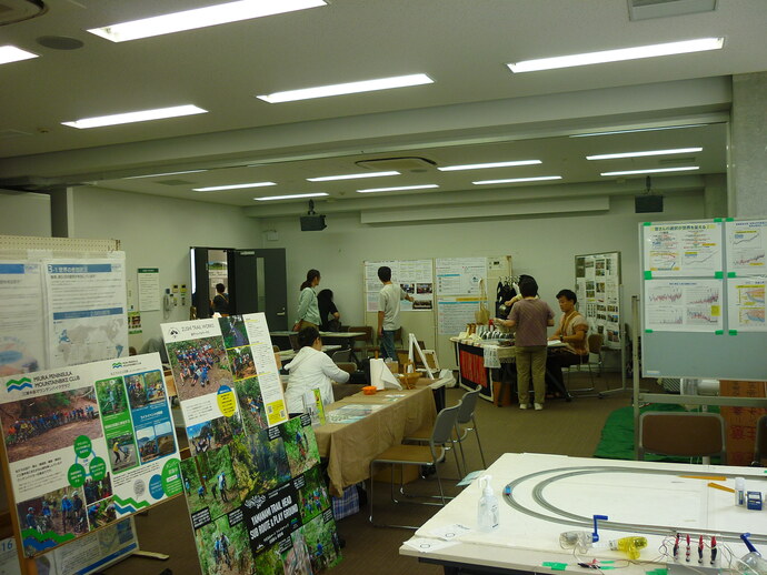 過去のずしグリーンライフフェスの出展（ソーラー発電で電車を動かしてみよう）